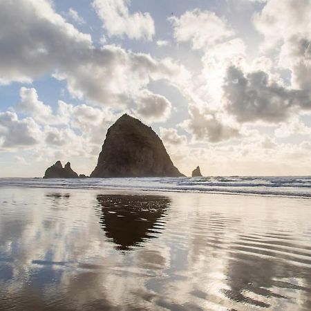 Cannon Beach Vibes, Steps To The Beach,Wifi,3 Full Bedroom En Suites With 3 Fireplaces,Near Downtown Εξωτερικό φωτογραφία
